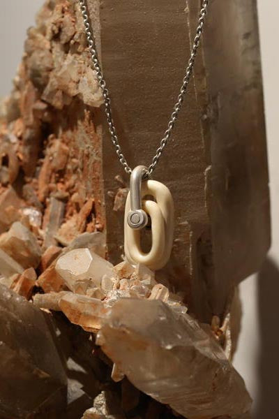 Parts of Four double-link U-shaped bolt necklace 629-4-B+AS+DA